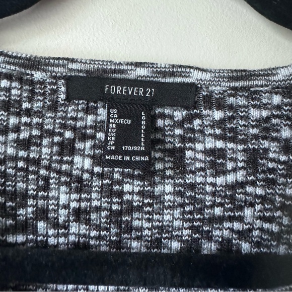 Forever 21 Cropped Cardigan - Picture 4 of 4